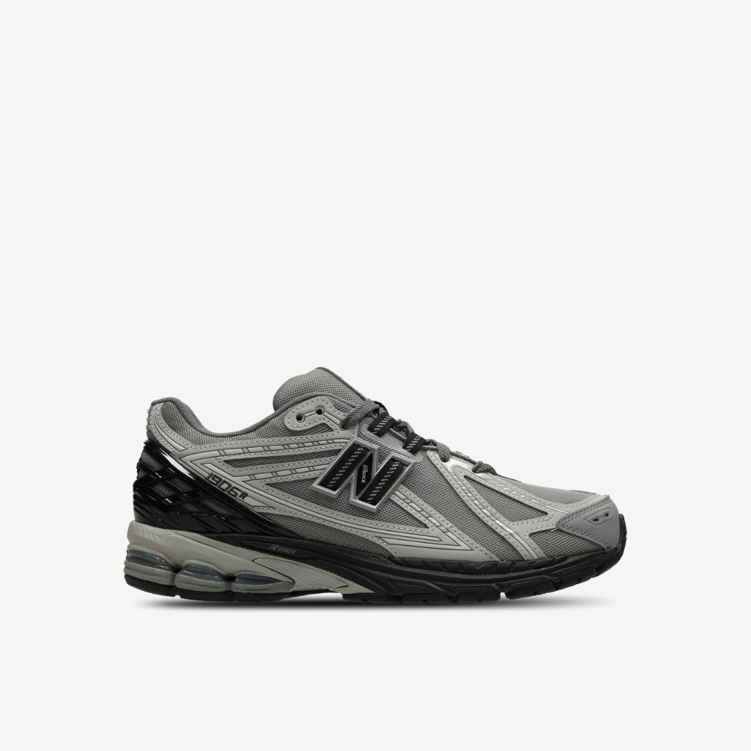 New Balance 1906R disponible chez Wavekickz
