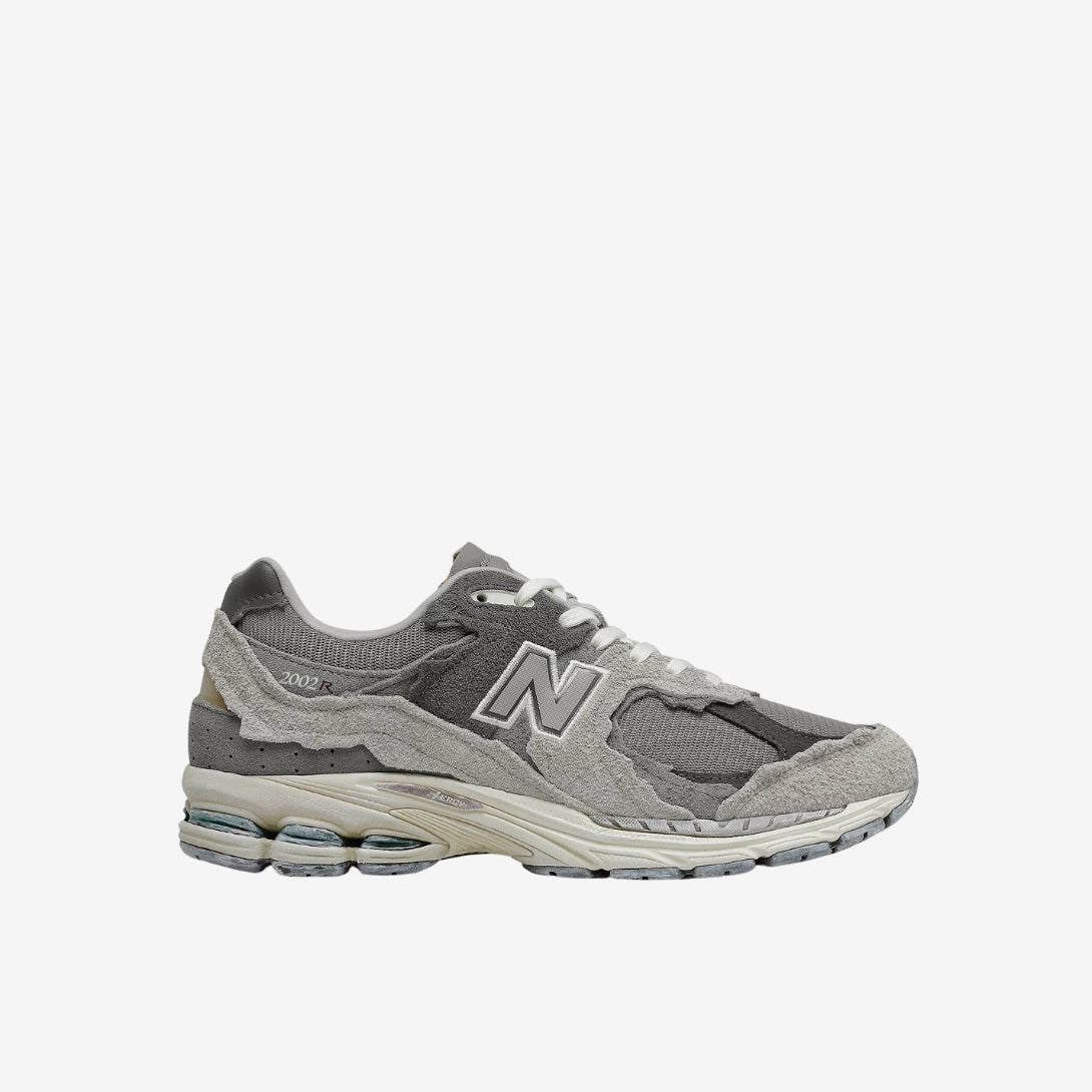 New Balance 2002R disponible chez Wavekickz