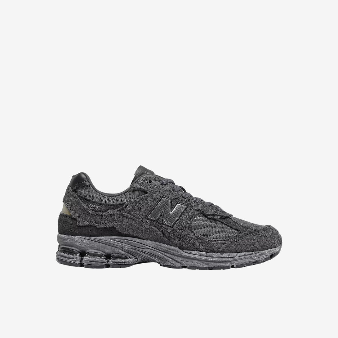 New Balance 2002R disponible chez Wavekickz