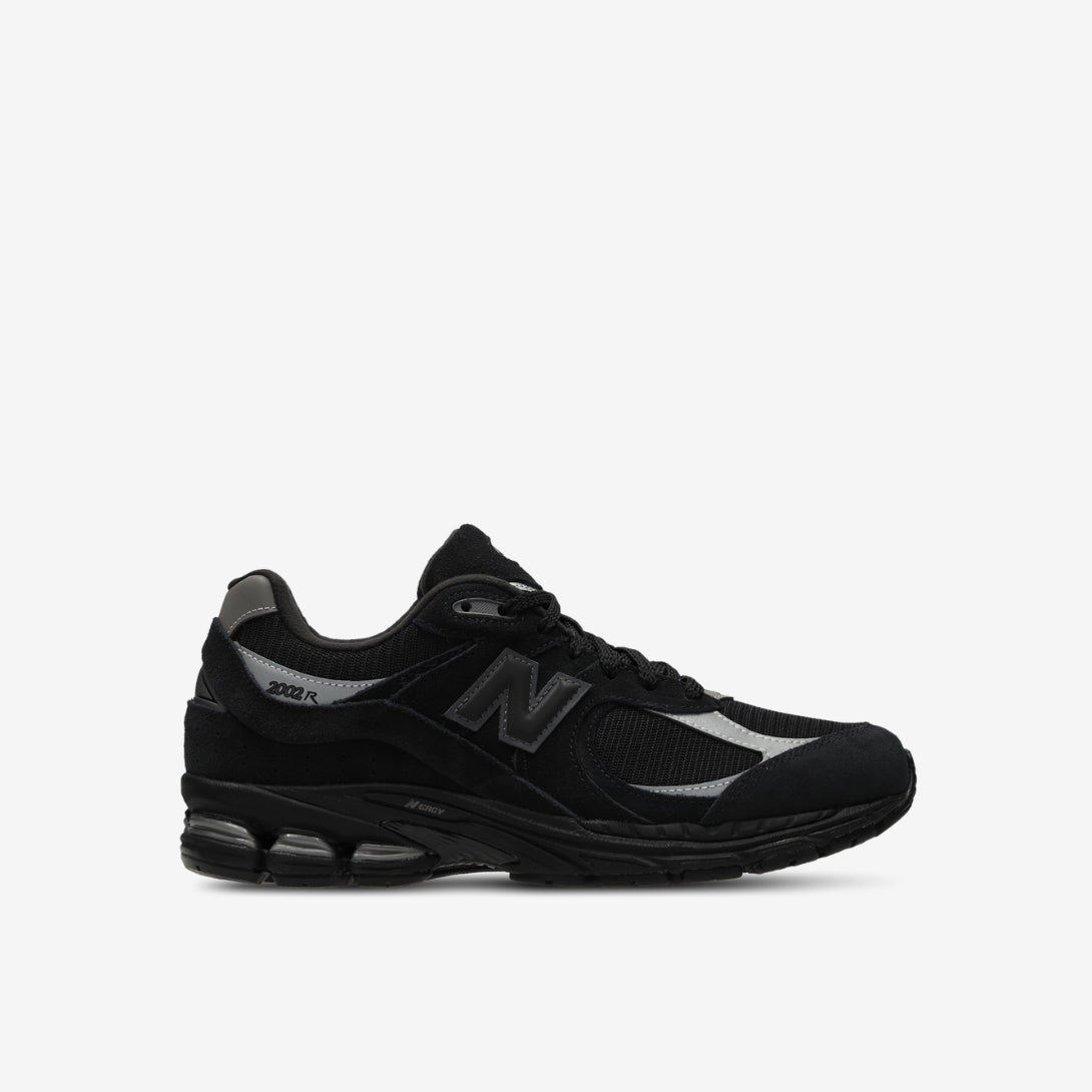 New Balance 2002R disponible chez Wavekickz
