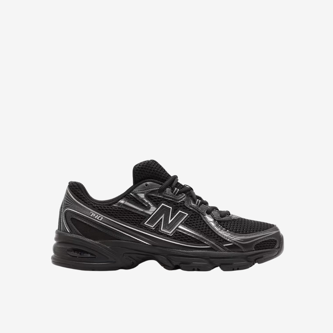 New Balance 740 disponible chez Wavekickz