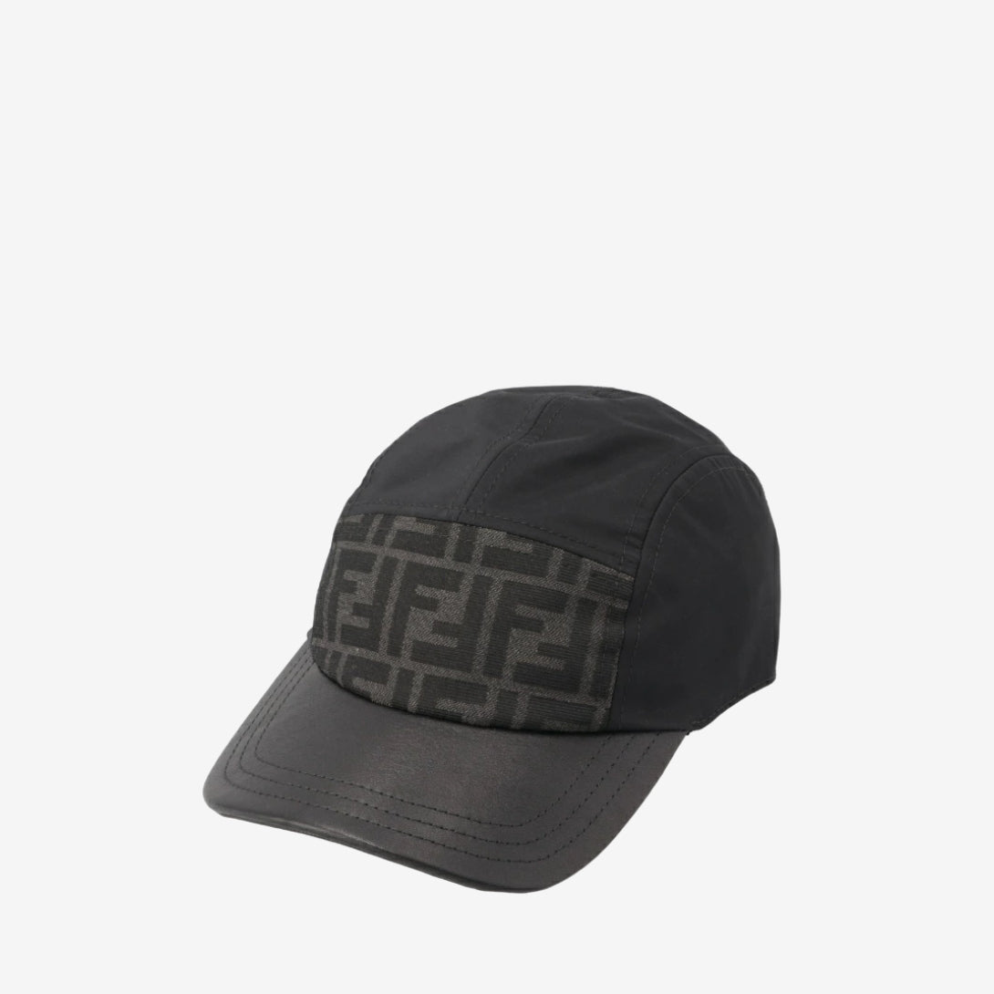 Casquette Fendi disponible chez Wavekickz