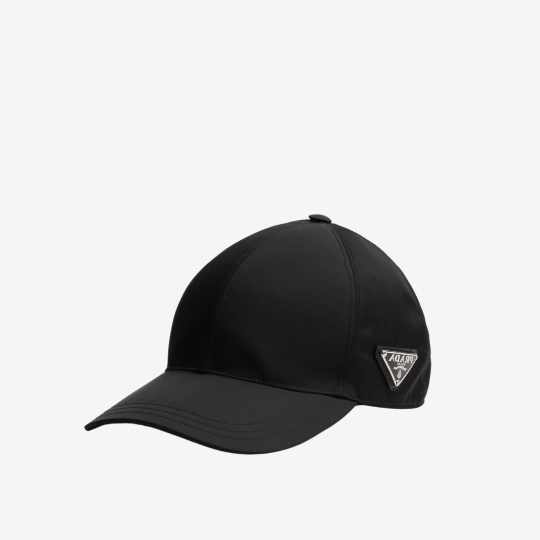 Casquette Prada disponible chez Wavekickz