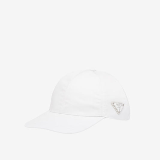 Casquette Prada disponible chez Wavekickz