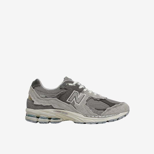 New Balance 2002R disponible chez Wavekickz