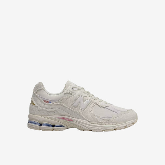 New Balance 2002R disponible chez Wavekickz