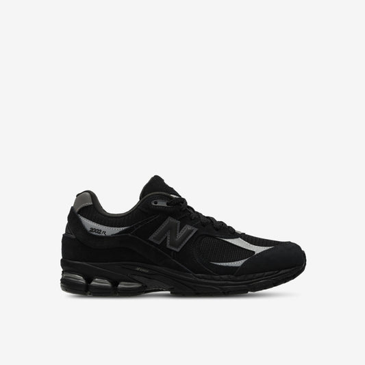New Balance 2002R disponible chez Wavekickz