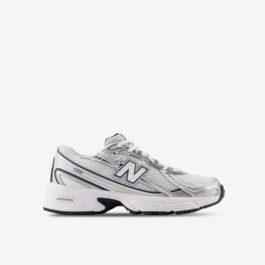 New Balance 740 disponible chez Wavekickz