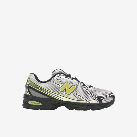 New Balance 740 disponible chez Wavekickz