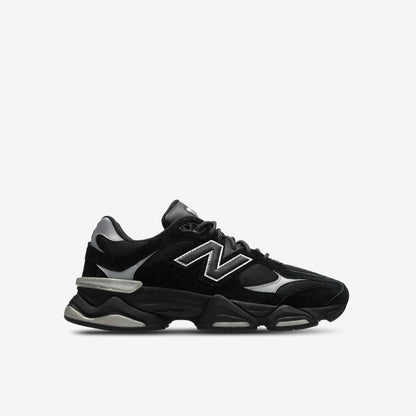 New Balance 9060 disponible chez Wavekickz