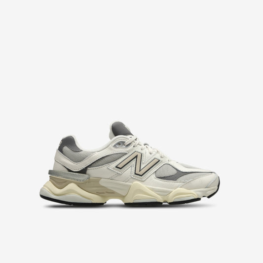 New Balance 9060 disponible chez Wavekickz