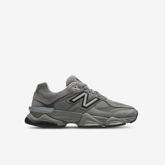 New Balance 9060 disponible chez Wavekickz