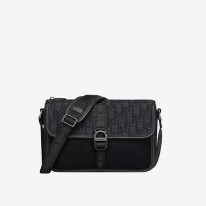 Sac à Bandoulières Dior disponible chez Wavekickz