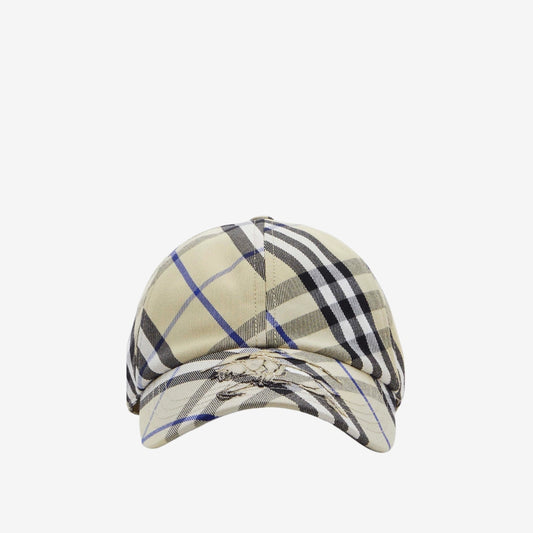Casquette Burberry disponible chez Wavekickz