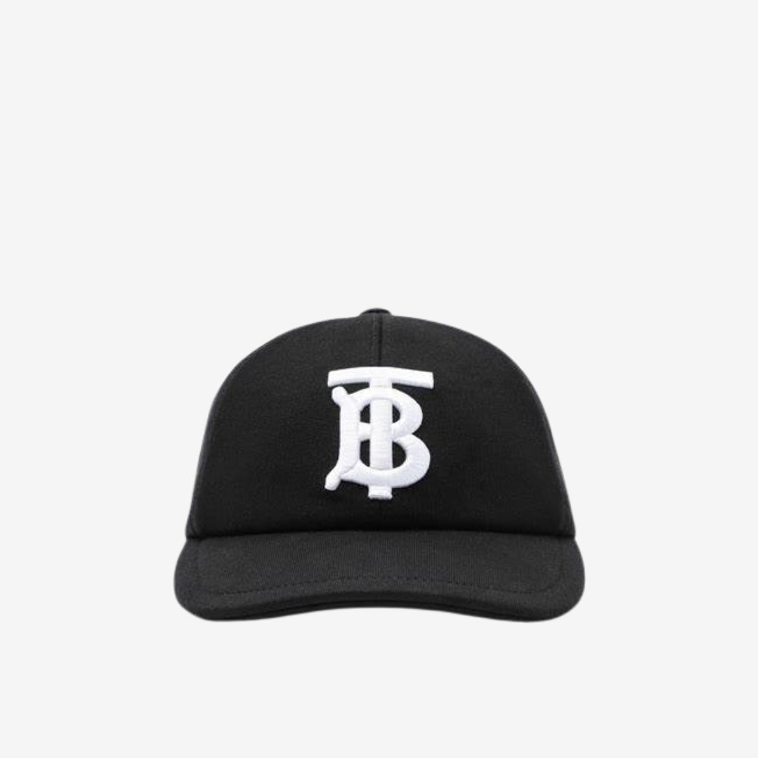 Casquette Burberry disponible chez Wavekickz