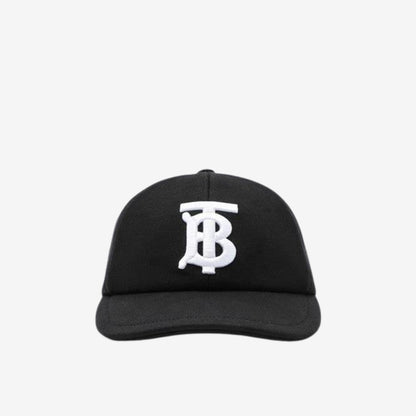 Casquette Burberry disponible chez Wavekickz