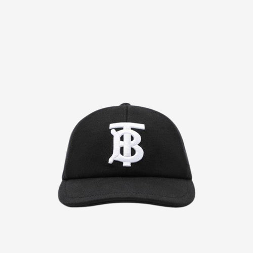 Casquette Burberry disponible chez Wavekickz