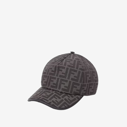 Casquette Fendi disponible chez Wavekickz