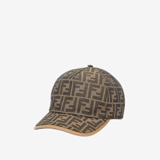 Casquette Fendi disponible chez Wavekickz