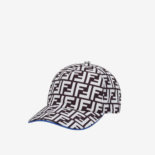 Casquette Fendi disponible chez Wavekickz