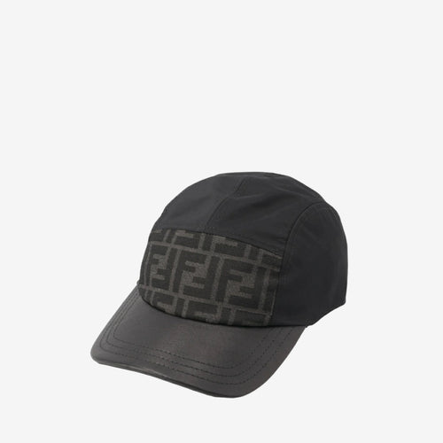 Casquette Fendi disponible chez Wavekickz