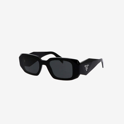 Lunette de soleil Prada disponible chez Wavekickz