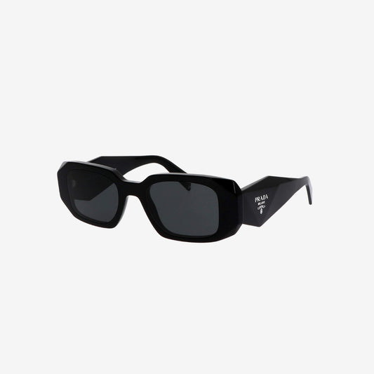 Lunette de soleil Prada disponible chez Wavekickz