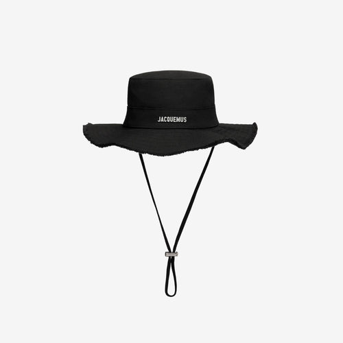 Bob Jacquemus disponible chez Wavekickz